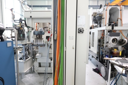 LIEBHERR - Zahnrad-Abwälzfräsmaschine - vertikal - 8