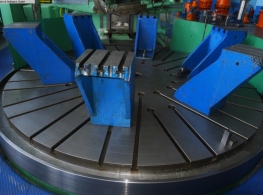 SCHIESS - Zahnrad-Abwälzfräsmaschine - vertikal - 2