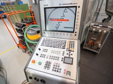 DMG DECKEL-MAHO - Fräsmaschine - Universal - 4