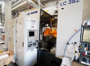 LIEBHERR - Gear Hobbing Machine - Vertical - 2