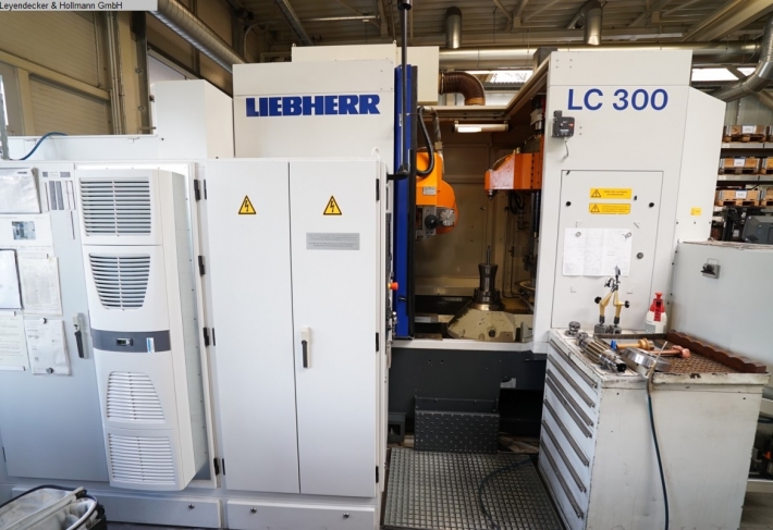 LIEBHERR - Gear Hobbing Machine - Vertical