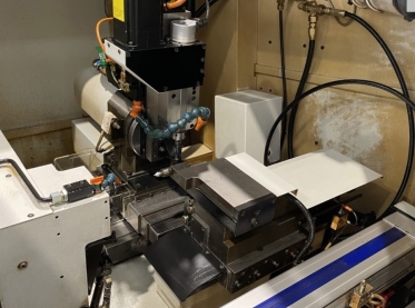 MONNIER & ZAHNER - Zahnrad-Abwälzfräsmaschine - horizontal - 2