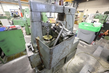 PFAUTER - Zahnrad-Abwälzfräsmaschine - vertikal - 2