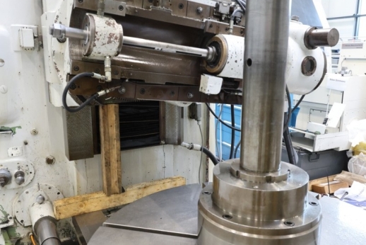 LIEBHERR - Zahnrad-Abwälzfräsmaschine - vertikal - 4