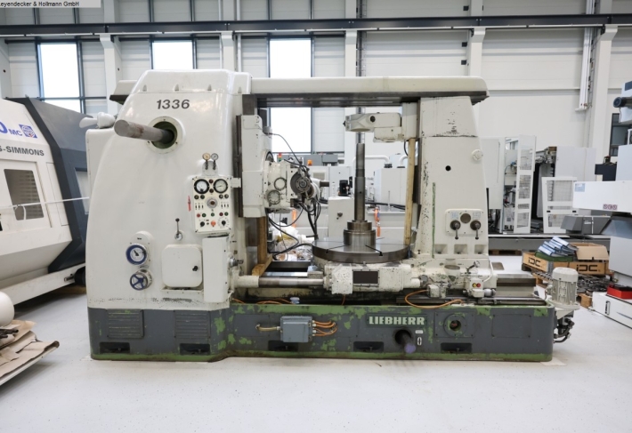 LIEBHERR - Zahnrad-Abwälzfräsmaschine - vertikal